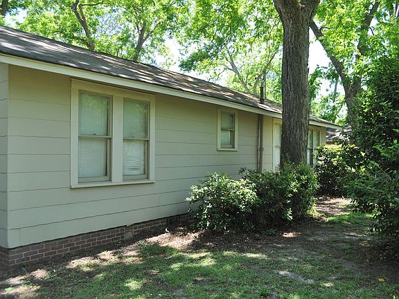 3rd image of 404 W Sultana Dr