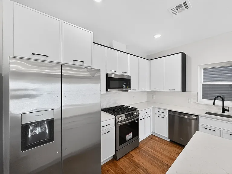 270 Hunterdon St #2 — Photo 20