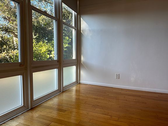 4th image of 606 Parkman Ave APT 1