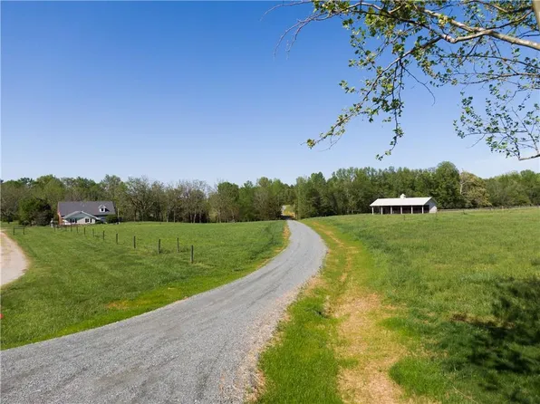7342 Hidden Farms Rd, Mebane, NC 27302