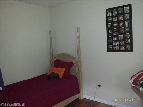 2nd image of 1160 Crescent Ct