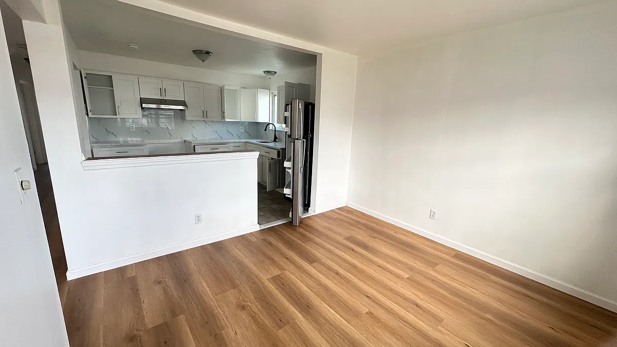 Building Photo - 157 Stroud Ave #1