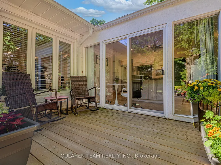 28 Uplands Ave — Photo 34