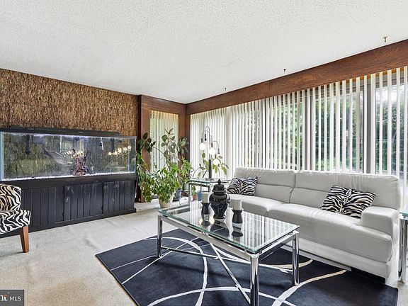 4th image of 1028 Arboretum Rd