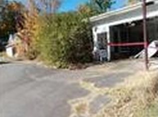 945 E Salisbury St, Asheboro, NC 27203