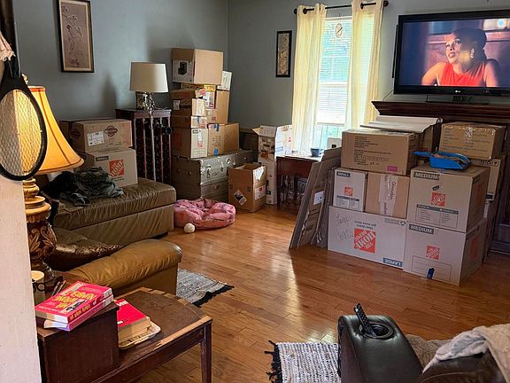 3rd image of 450 Cleveland Ave