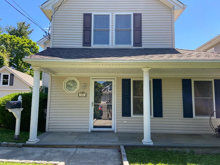 41 Le Grande Ave — Photo 1