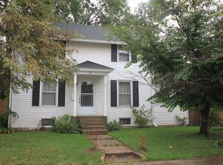 211 W 12th St, Sterling, IL 61081