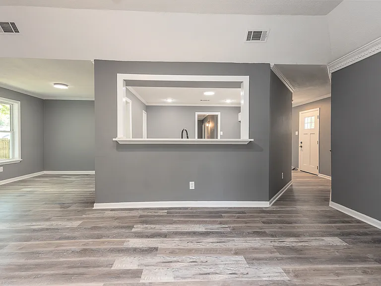 538 Bedlington Dr — Photo 5