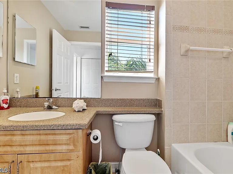 3101 SW 26th Pl — Photo 35