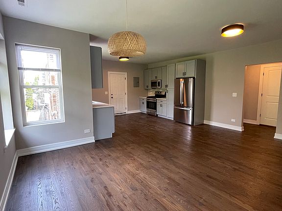 5th image of 1334 W Winnemac Ave APT 3