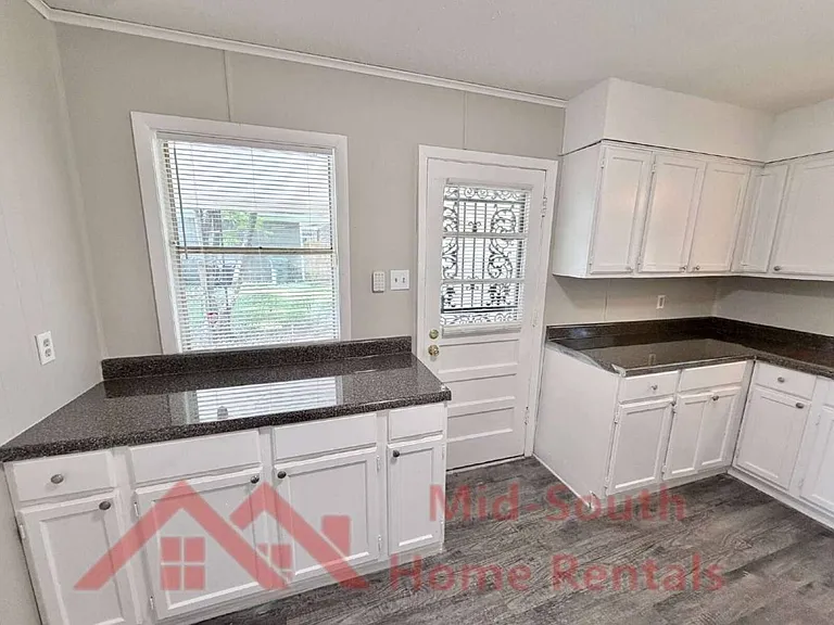 4271 Coventry Dr — Photo 7