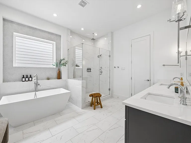 826 Nadine St — Photo 10