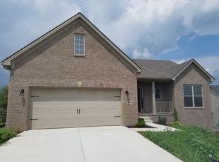 309 White Cliffs Ln, Frankfort, KY 40601