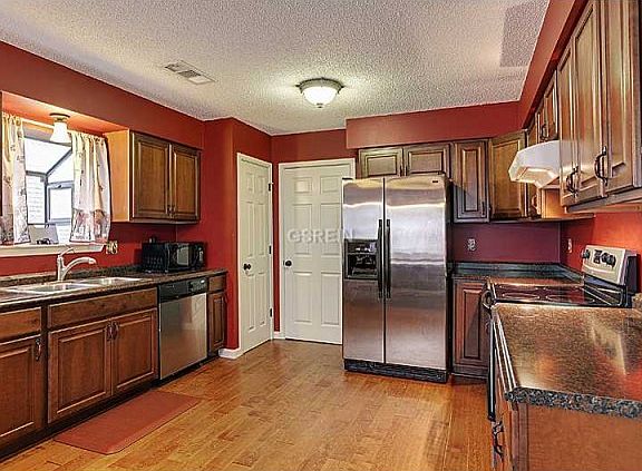 5th image of 731 Aurora Oaks Dr