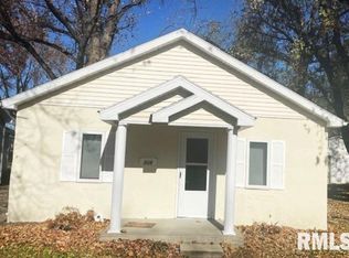 509 W Spruce St, Chatham, IL 62629