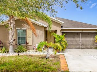 102 Cascade Bend Dr, Ruskin, FL 33570