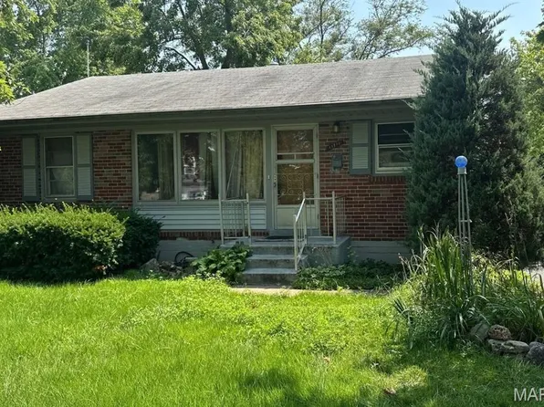 11272 Saint Shawn Ln, Saint Ann, MO 63074