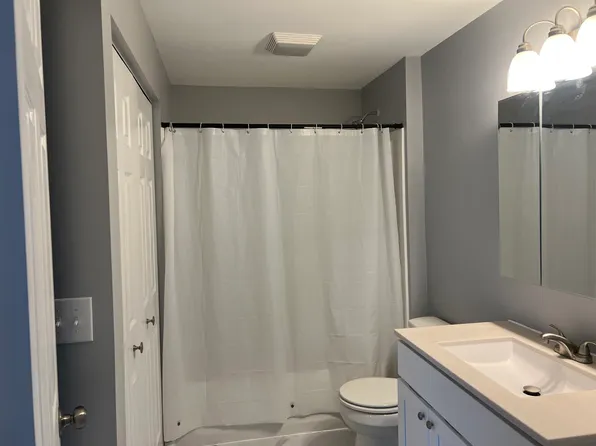 306 E Main St #B, Alton, IL 62002