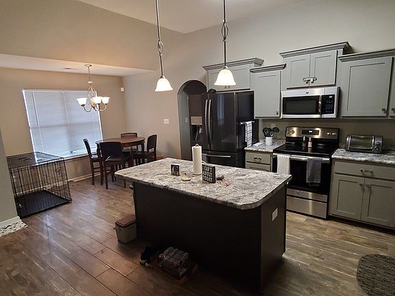 5th image of 884 Bayou Vista Dr