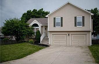 1st image of 1312 SE Rosehill Dr