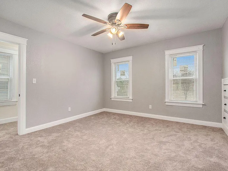4025 Euclid Ave — Photo 13