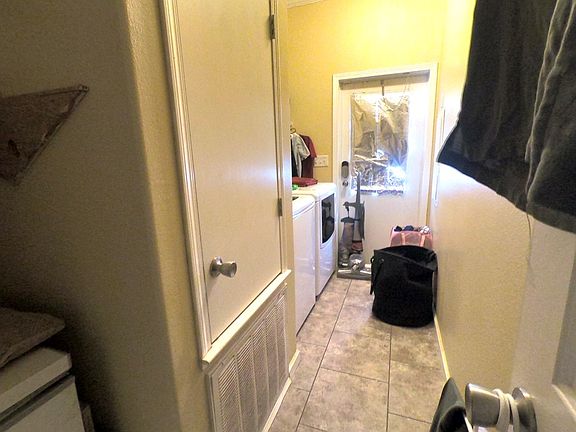 5th image of 1071 Teporachic St
