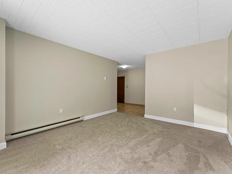 45 Timmins Cres — Photo 8