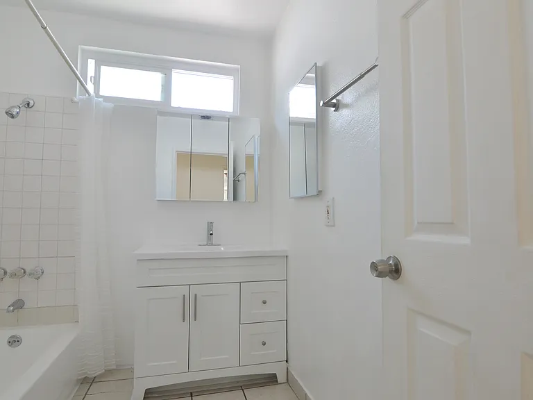 10906 Columbus Ave #1 — Photo 12