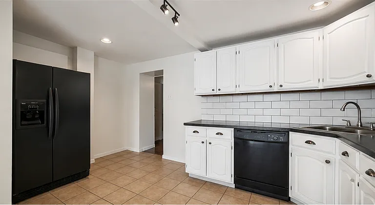 188 Markle St — Photo 5