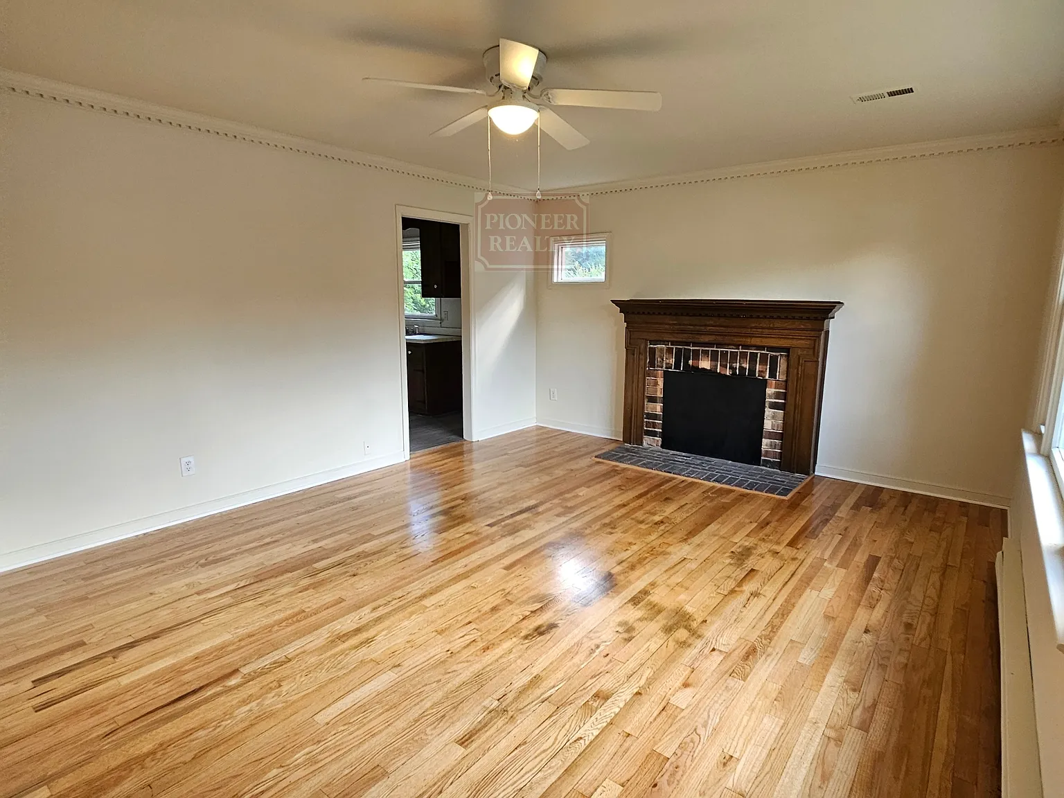 129 North Fern Avenue - 1 — Photo 4