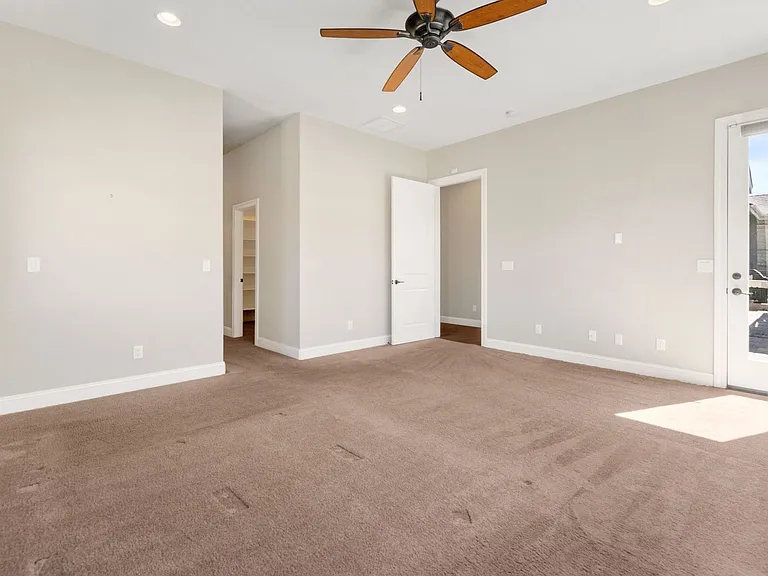1015 N Cantlon Ln — Photo 10