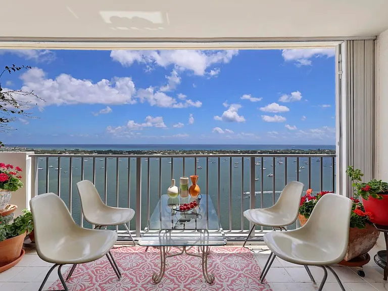 5600 N Flagler Dr #2509 — Photo 7