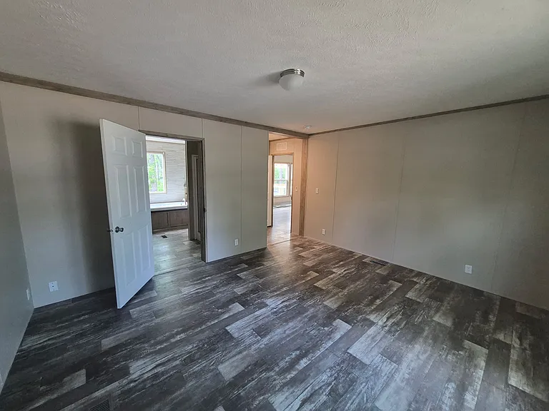 Oak Tree Dr — Photo 3