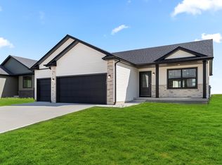 1480 Locust St, Waukee, IA 50263