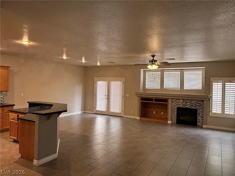 10628 S Olivebranch Ave — Photo 4