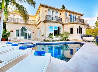 888 Toulon Dr, Pacific Palisades, CA 90272