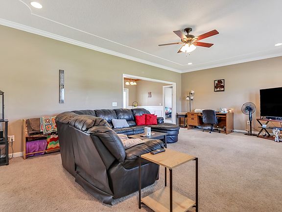 5th image of 155 Virginia Ln NE