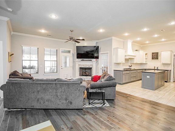 5th image of 1080 Quail Hollow Dr