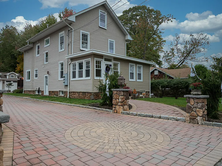 22 Personette St #1 — Photo 4