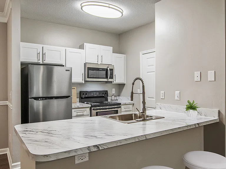 C195580_CreeksideVista_Kitchen_02