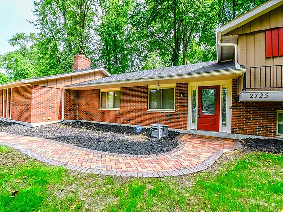 5th image of 2425 Westlawn Dr