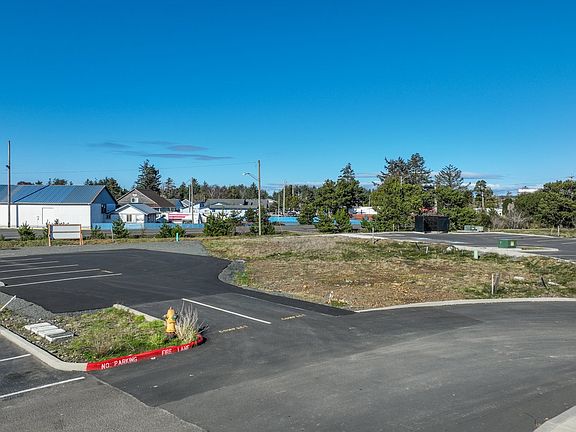 3rd image of Cross Creek St #13