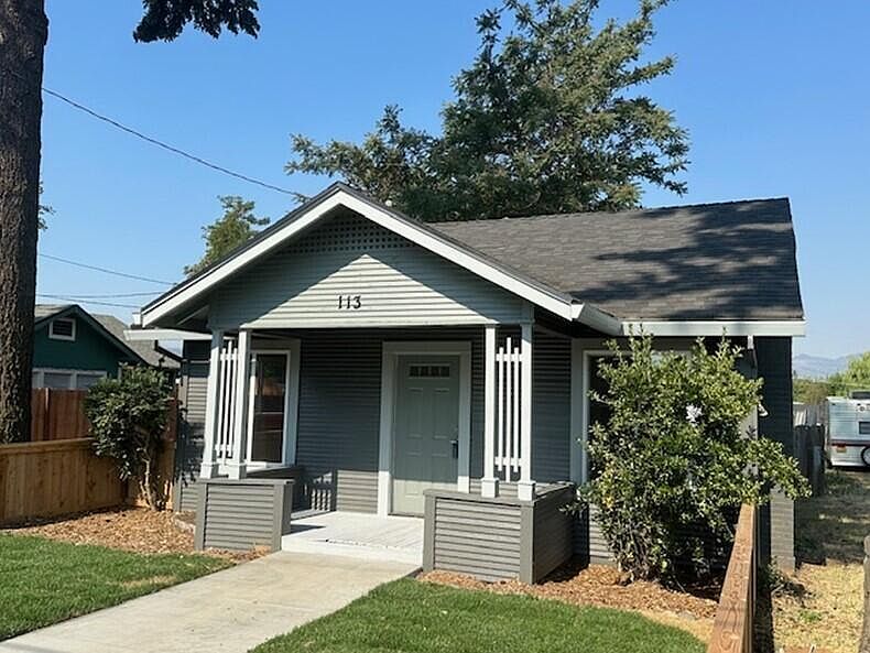 1st image of 113 Kenwood Ave