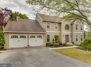 35 Pin Oak Dr, Phoenixville, PA 19460
