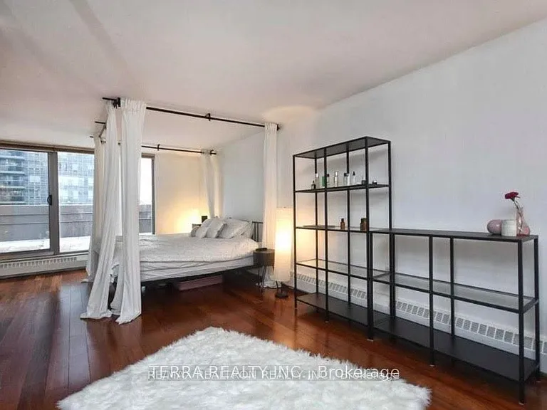 1 Duplex Ave #105 — Photo 6