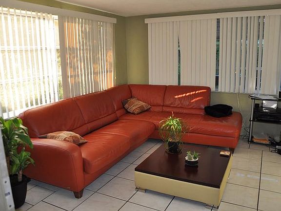 4th image of 3117 Primrose Dr