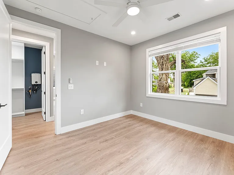323 Wilkins St — Photo 38