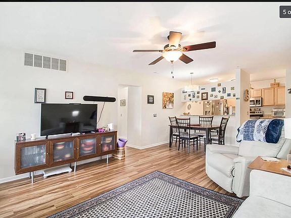 3rd image of 1075 Joyce Ln #1075