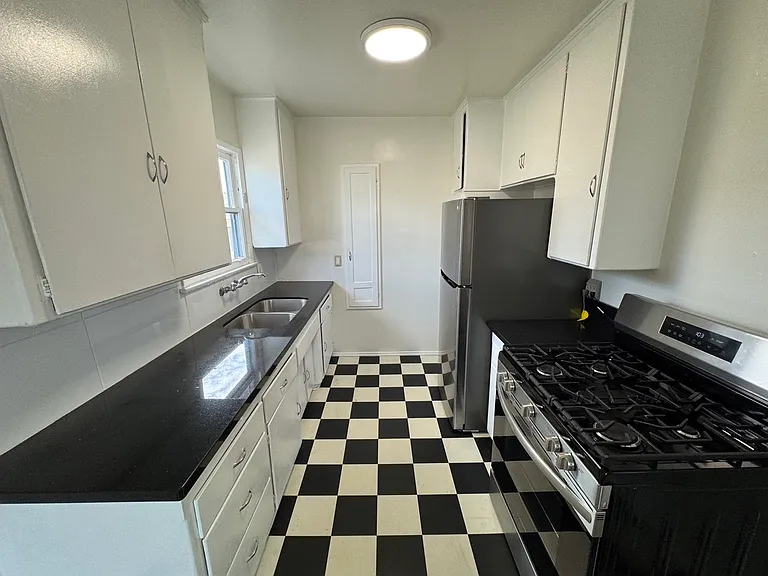 1736 S Robertson Blvd #5 — Photo 6